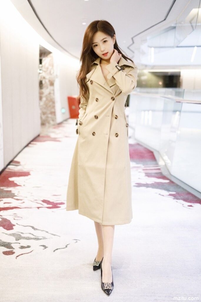 诱人小娇妻杨紫嫣酒店私拍 承包你对人妻所有幻想-禾野套图