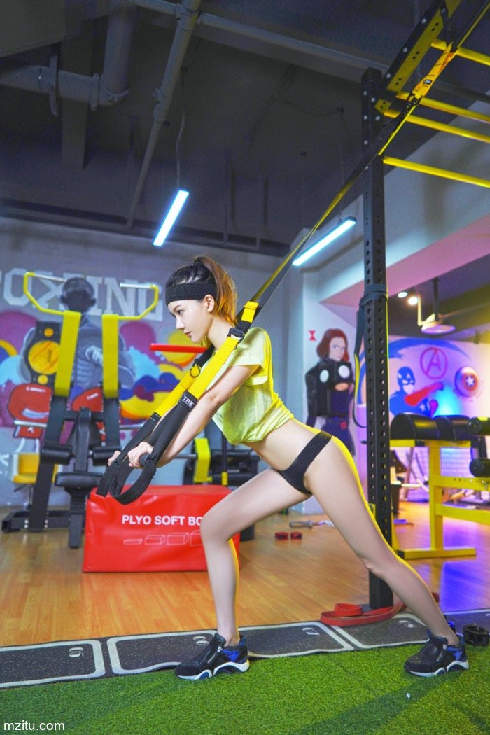 撸铁的女人真性感，美女爱丽儿等你一起健身(34)
