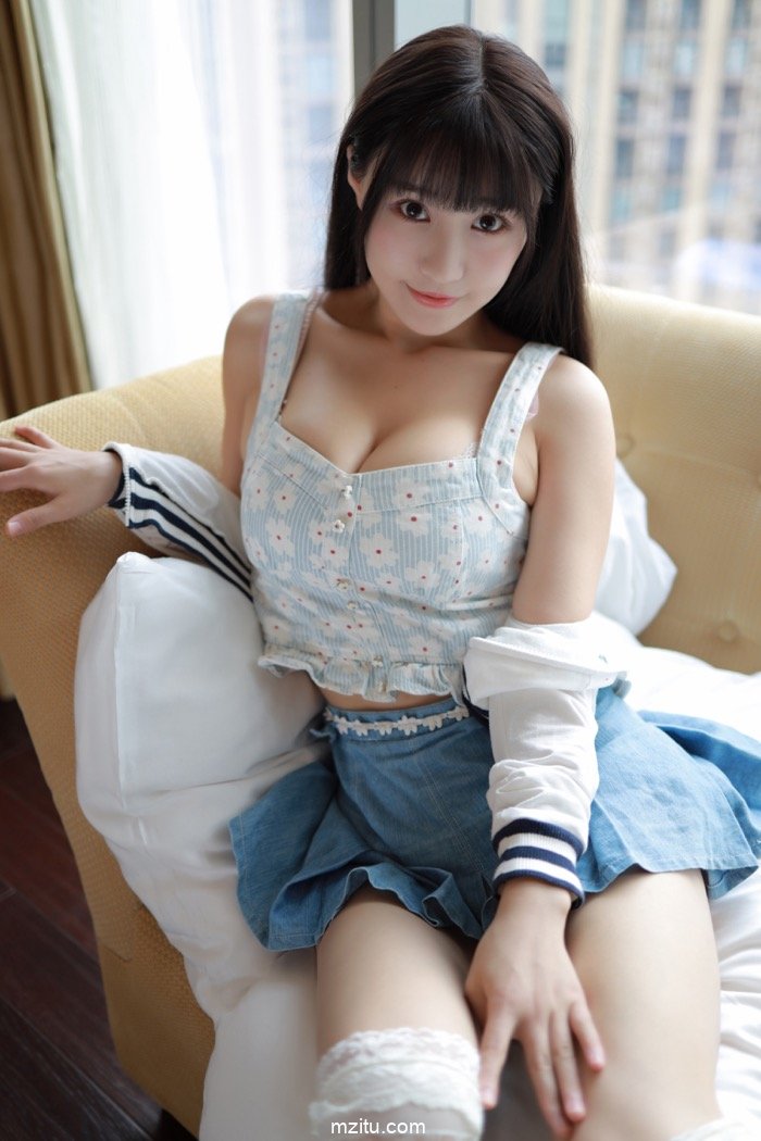 性感少女朱可儿上演短裙诱惑，露出肥臀引人后入(27)