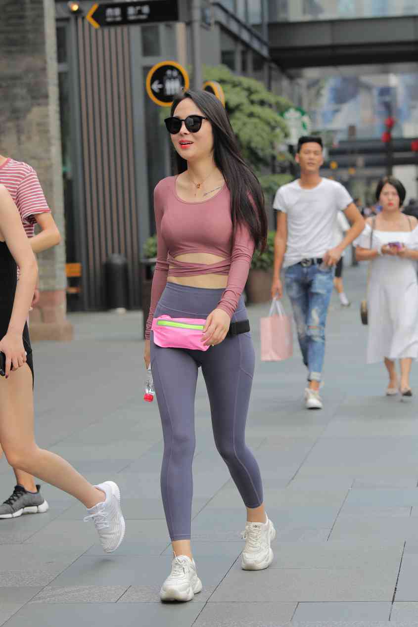 图片[1]-【免费】戴墨镜的时尚女孩【57P】04024-禾野套图