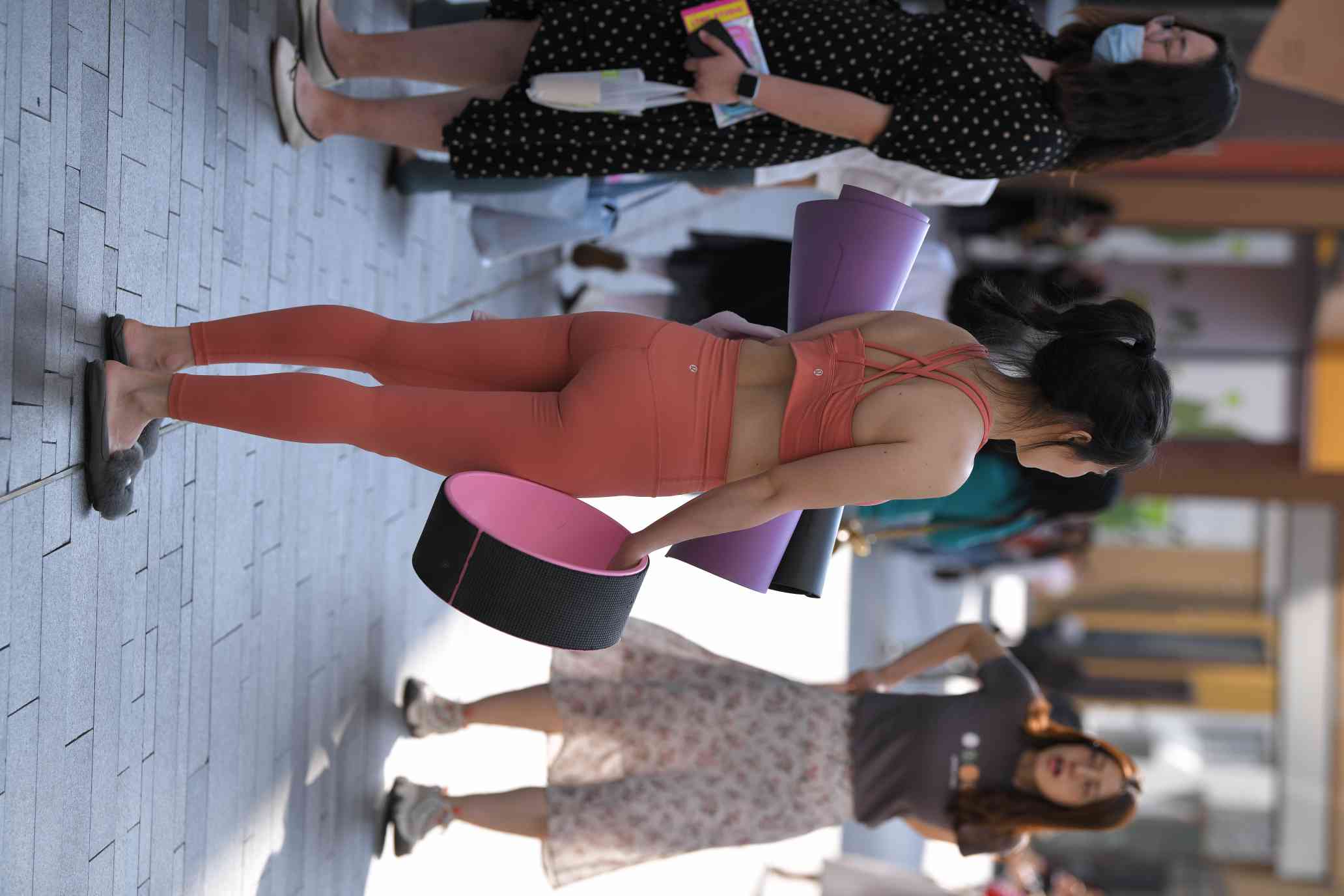 图片[2]-练瑜伽的姑娘【176P】04028-禾野套图