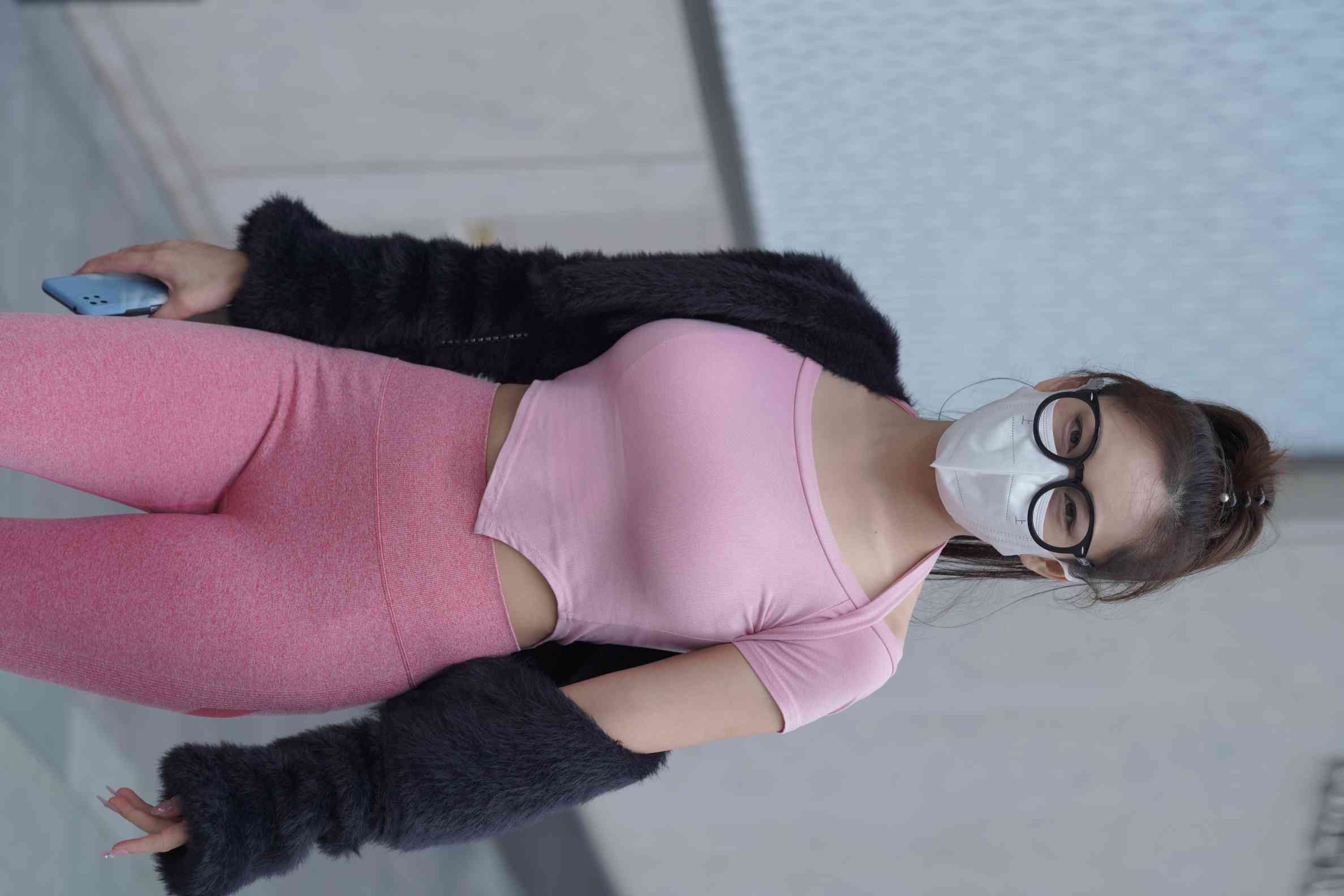 图片[4]-粉红色瑜伽裤的眼镜妹妹【93P】04019-禾野套图