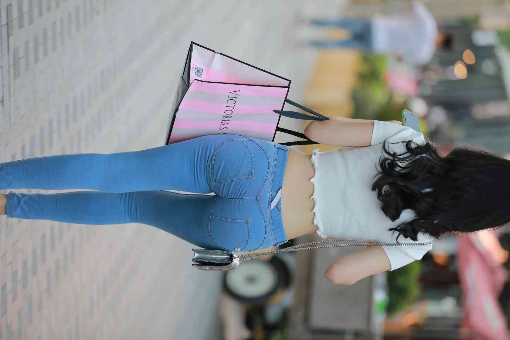 图片[2]-非常漂亮的紧身牛仔裤女孩【115P】04016-禾野套图