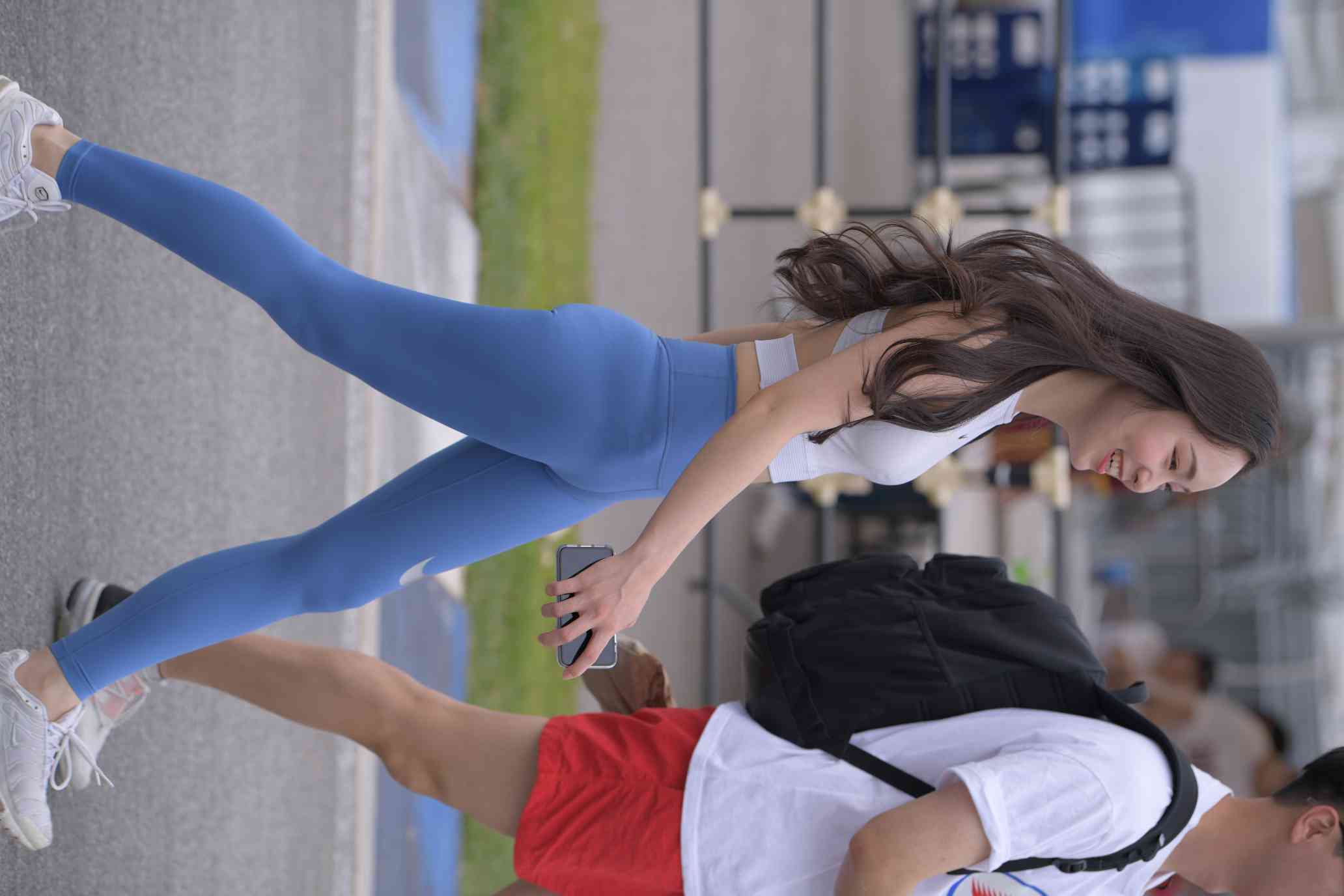 图片[4]-陪男朋友逛街的瑜伽裤女孩【74P】04034-禾野套图