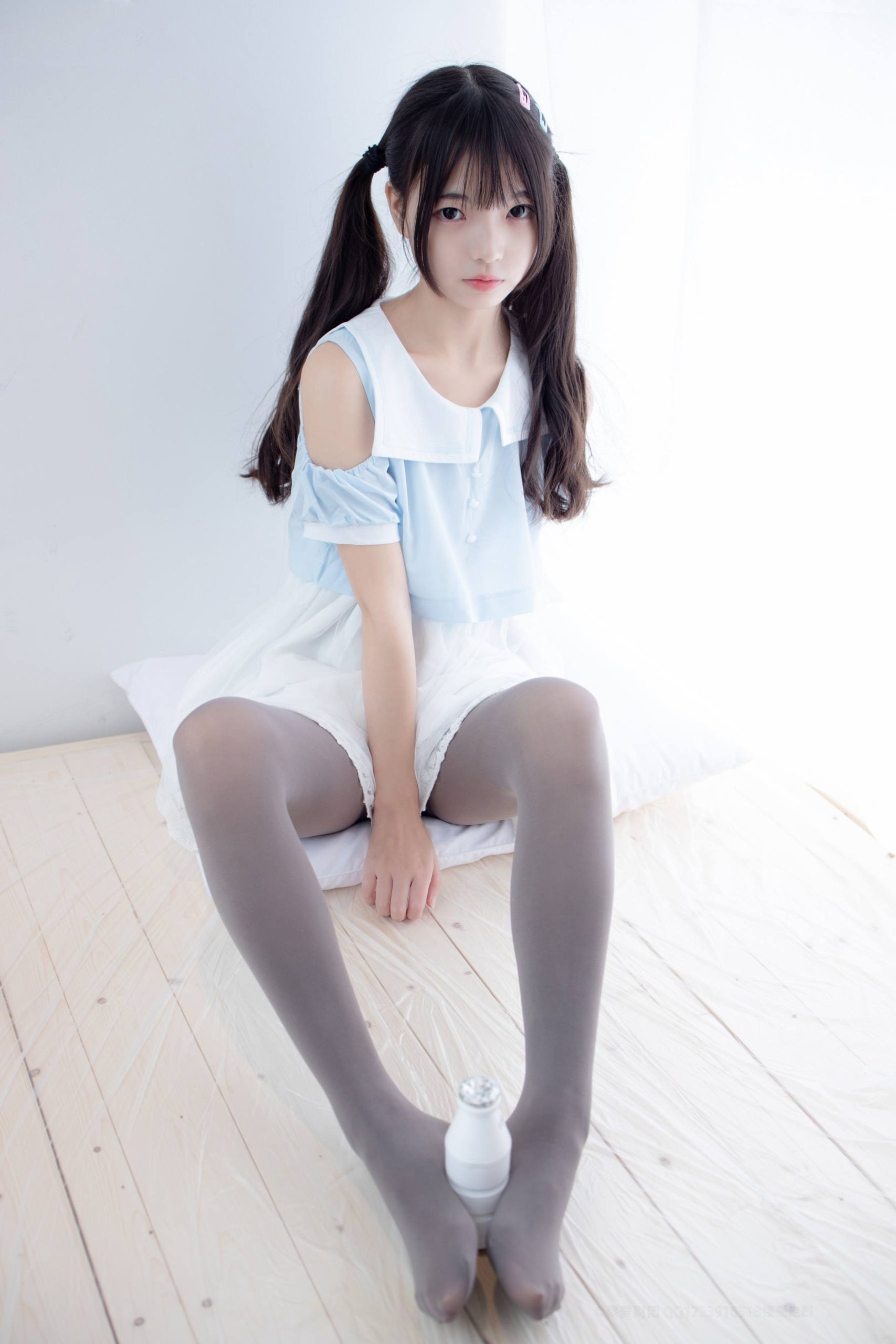 图片[1]-超级甜美的灰丝小姑娘【86P】20005-禾野套图