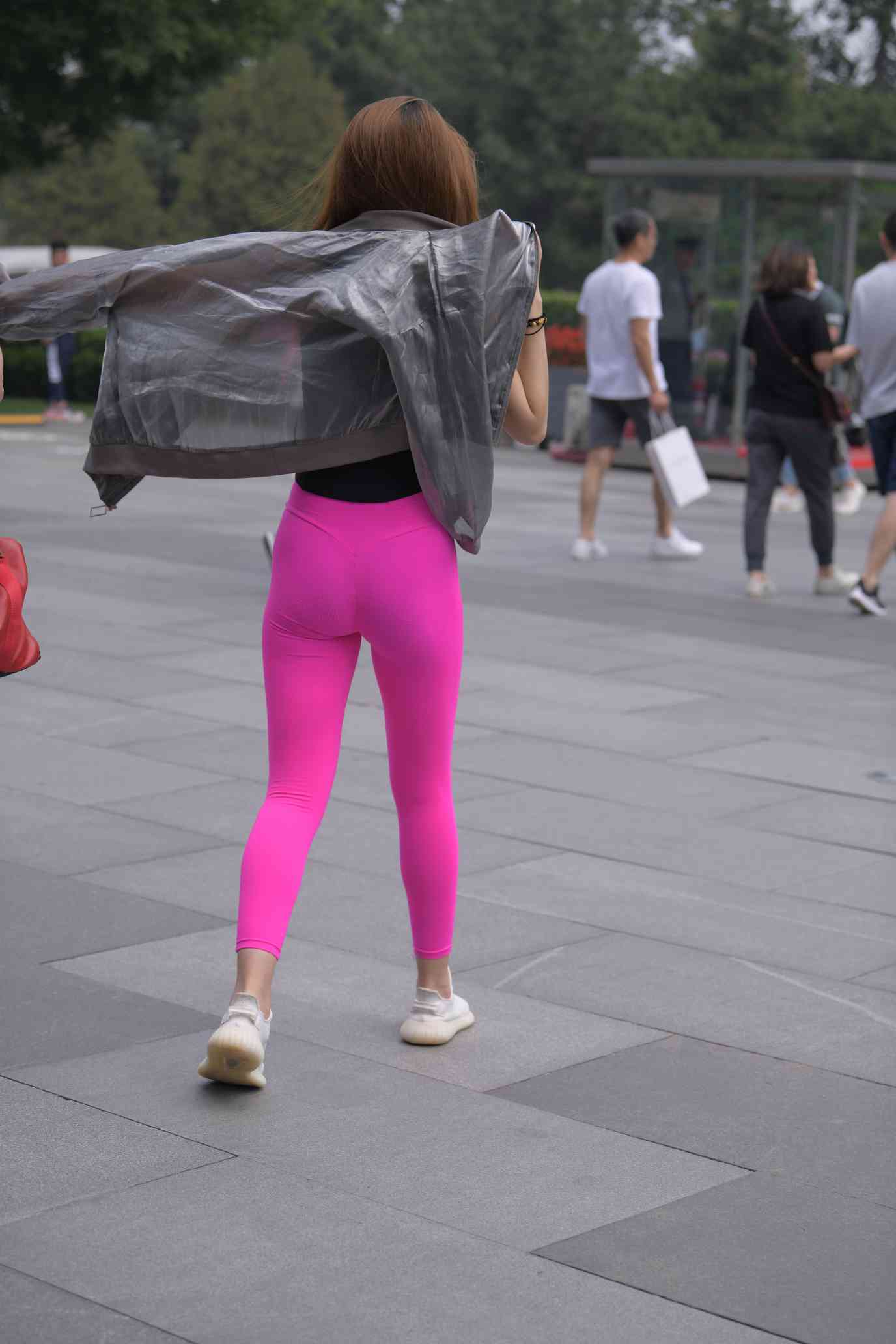 图片[5]-粉色瑜伽裤眼镜女孩【57P】04021-禾野套图