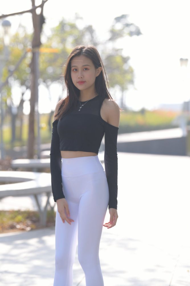 穿紧身白裤的端庄女孩 J1436 674P1V-22.2GB-禾野套图