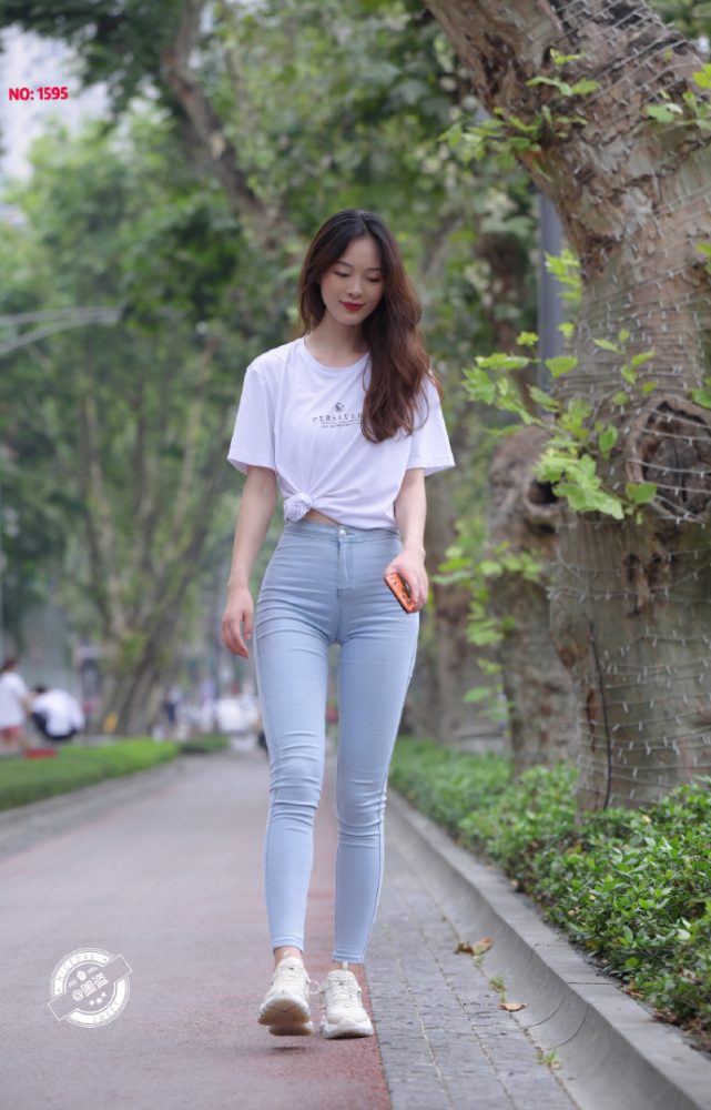 个子非常高的紧身牛仔裤女孩J2065 879P1V-25.5GB-禾野套图