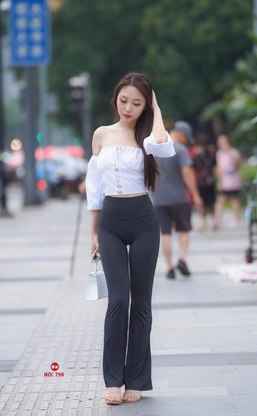 身材非常哇塞的瑜伽裤女孩  J1333 521P6V-21.6GB-禾野套图