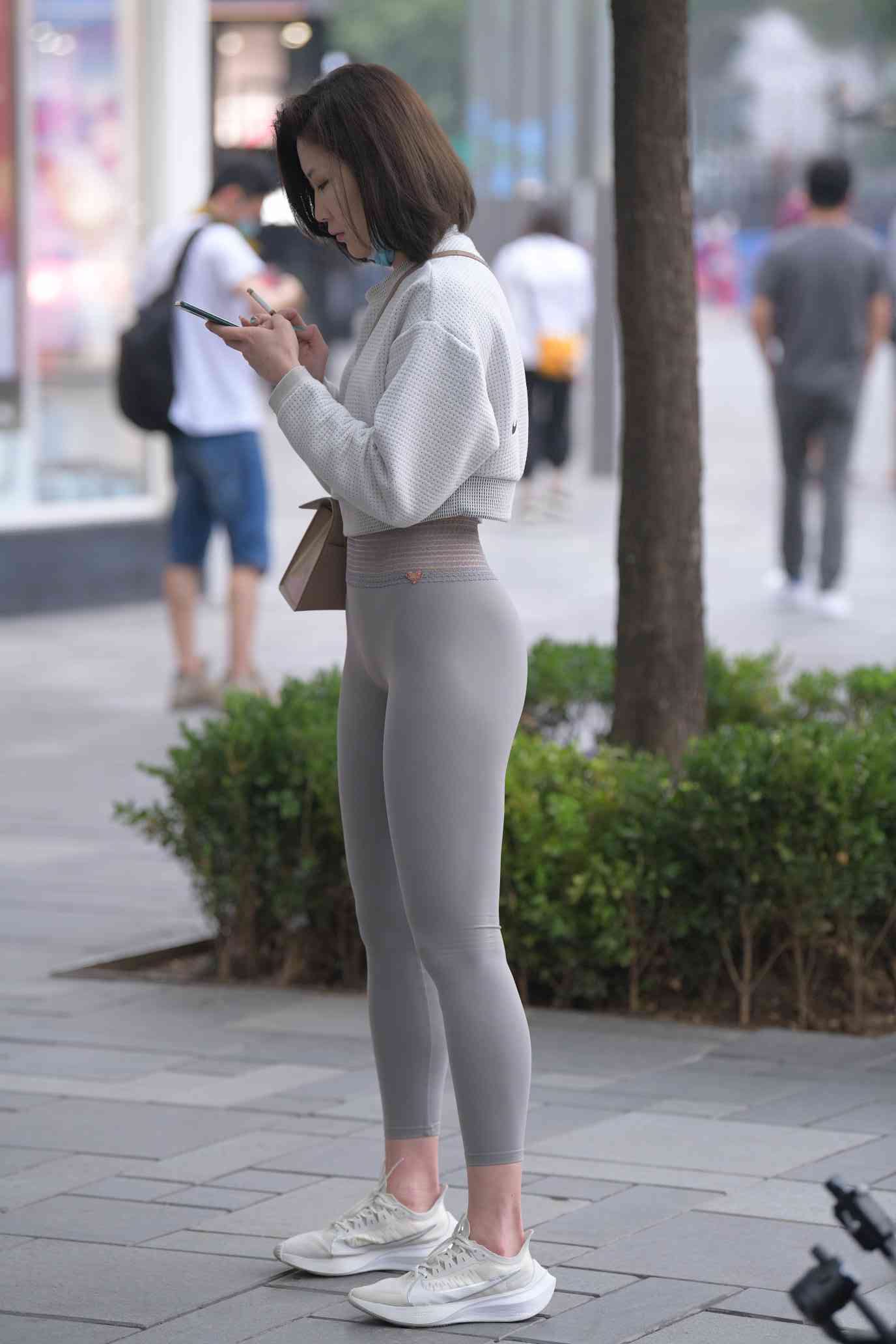 图片[1]-身材很好的短发瑜伽裤姑娘【157P】04015-禾野套图