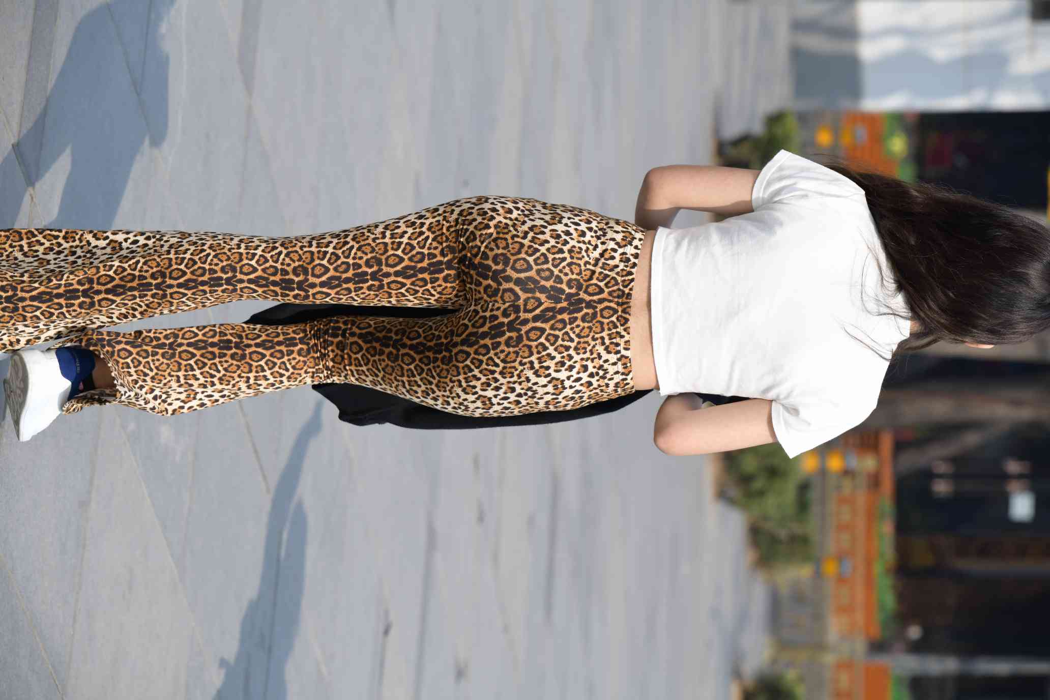 图片[2]-豹纹紧身裤小姑娘【339P】04026-禾野套图