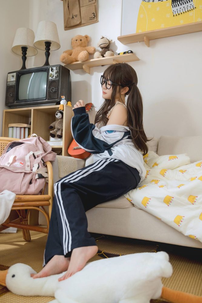 穿校服的双马尾女孩【64P】20010-禾野套图