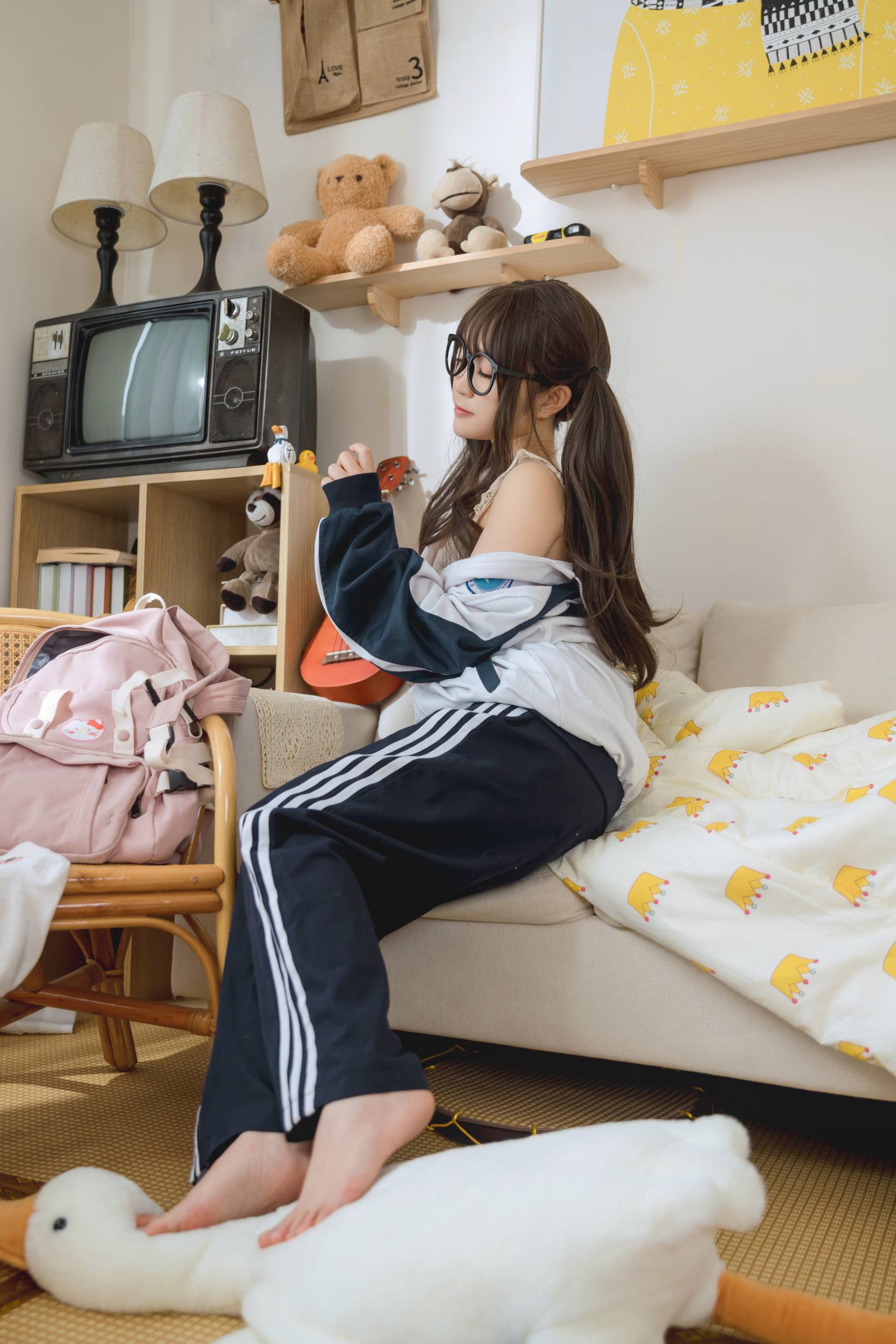 图片[1]-穿校服的双马尾女孩【64P】20010-禾野套图