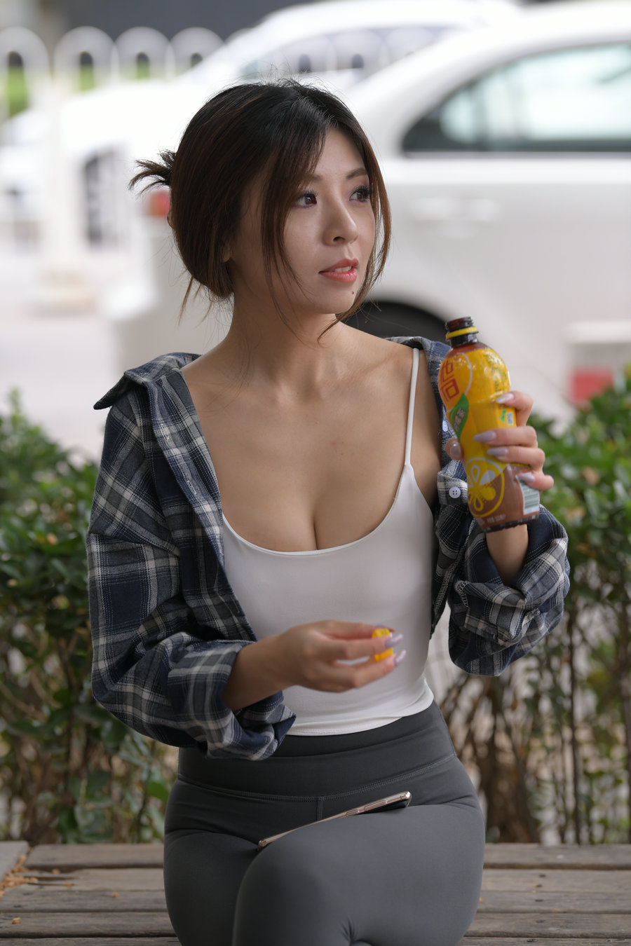 图片[1]-喝饮料的瑜伽裤女孩J2242 383P1V-17.5GB-禾野套图