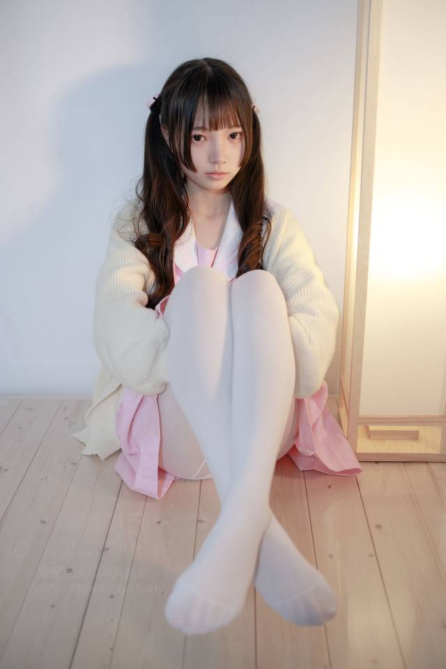 好像有什么心事的白丝双马尾女孩【59P】20022-禾野套图