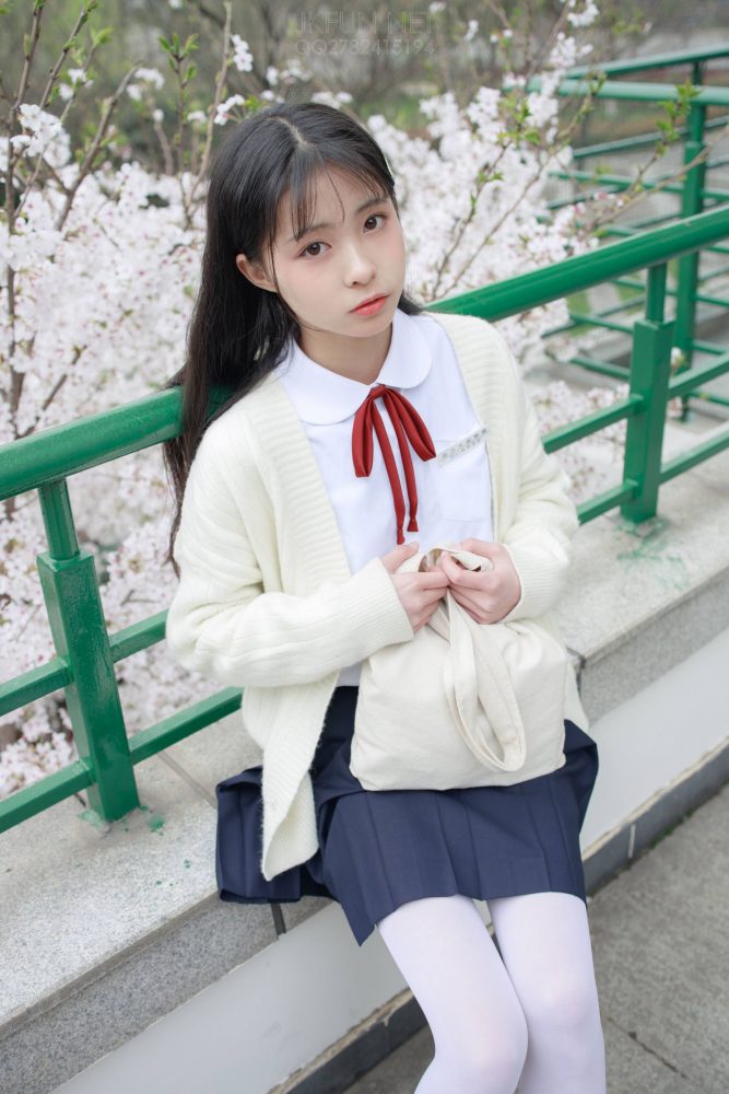 甜美可人的白丝姑娘【127P】20011-禾野套图