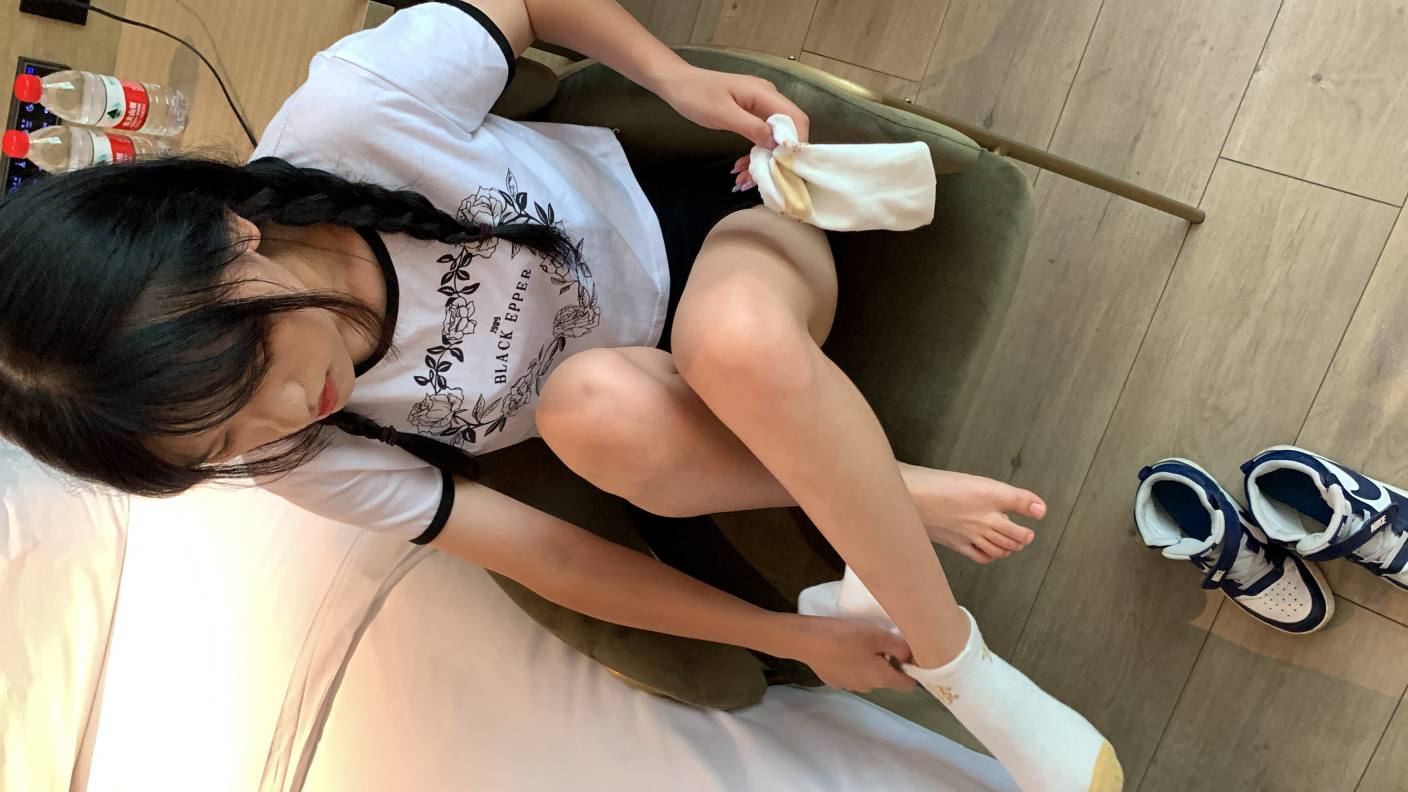 图片[2]-调皮的白袜女孩【149P】20017-禾野套图