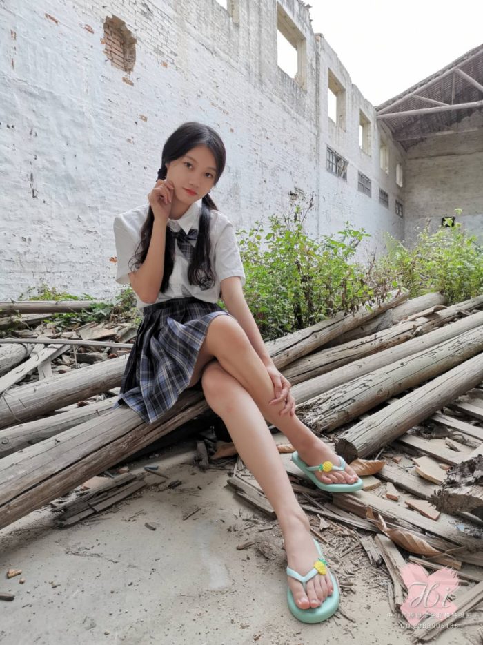 可爱的百褶裙双马尾女孩【167P】20029-禾野套图