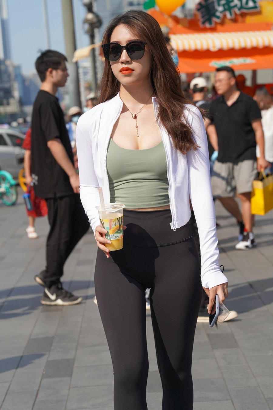 图片[1]-戴墨镜逛街的瑜伽裤女孩 J2859 368P6V-22.8GB-禾野套图