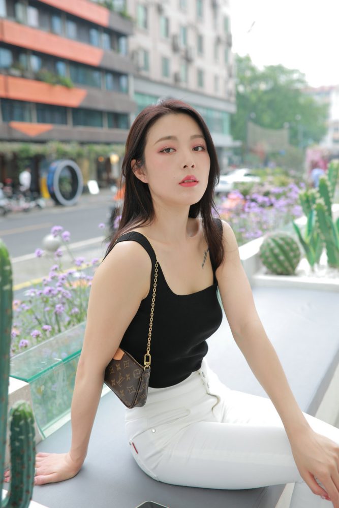 非常漂亮的白色紧身裤女孩J2055 895P2V-24.5GB-禾野套图