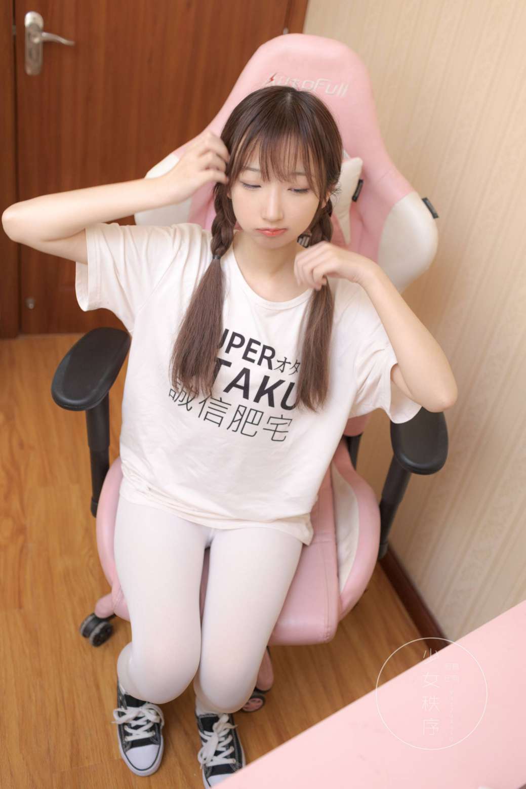 图片[2]-喜欢玩电竞的双马尾粉红女孩【65P】20026-禾野套图