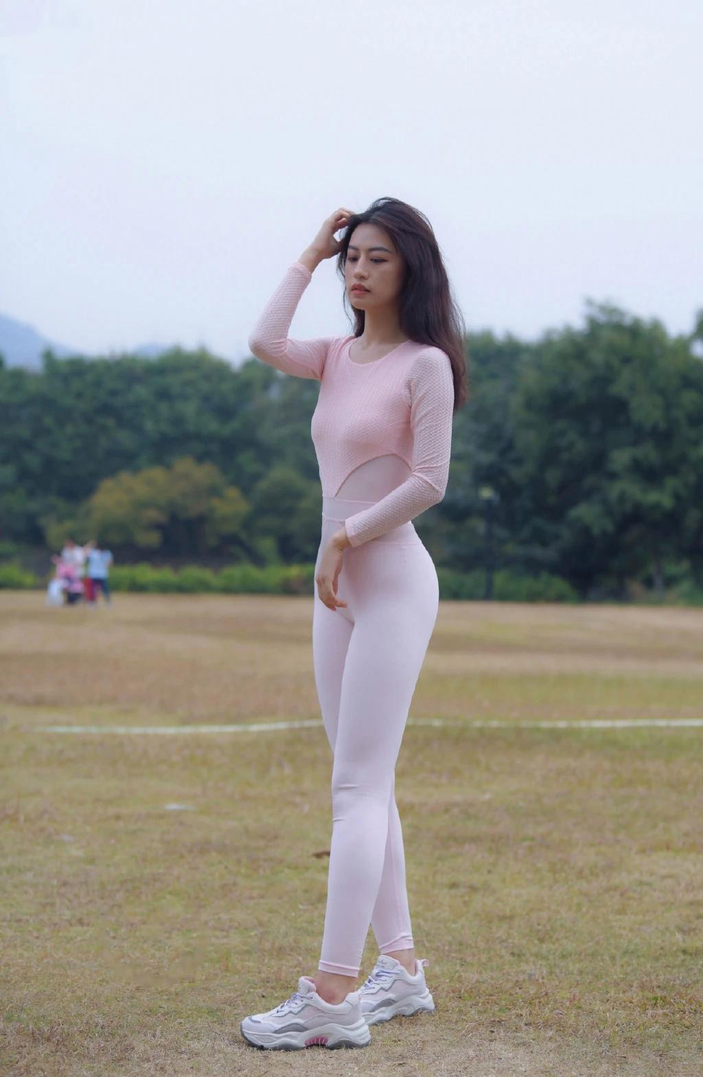 图片[1]-柔情似水的瑜伽裤姑娘 J1429 291P1V-14.6GB-禾野套图