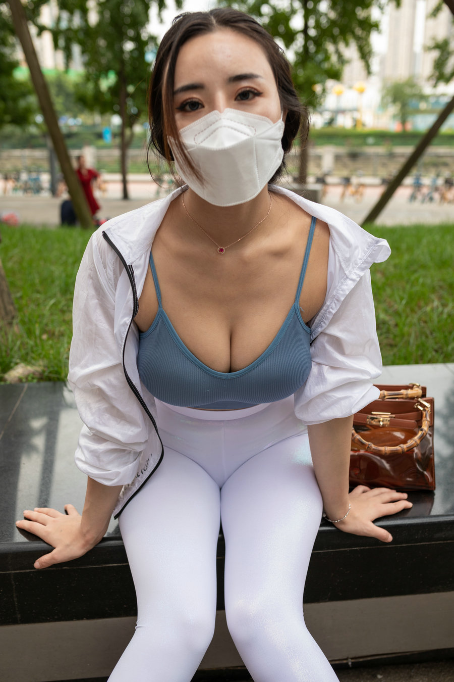 图片[1]-白色瑜伽裤女孩很漂亮 J1518 856P4V-30.0GB-禾野套图