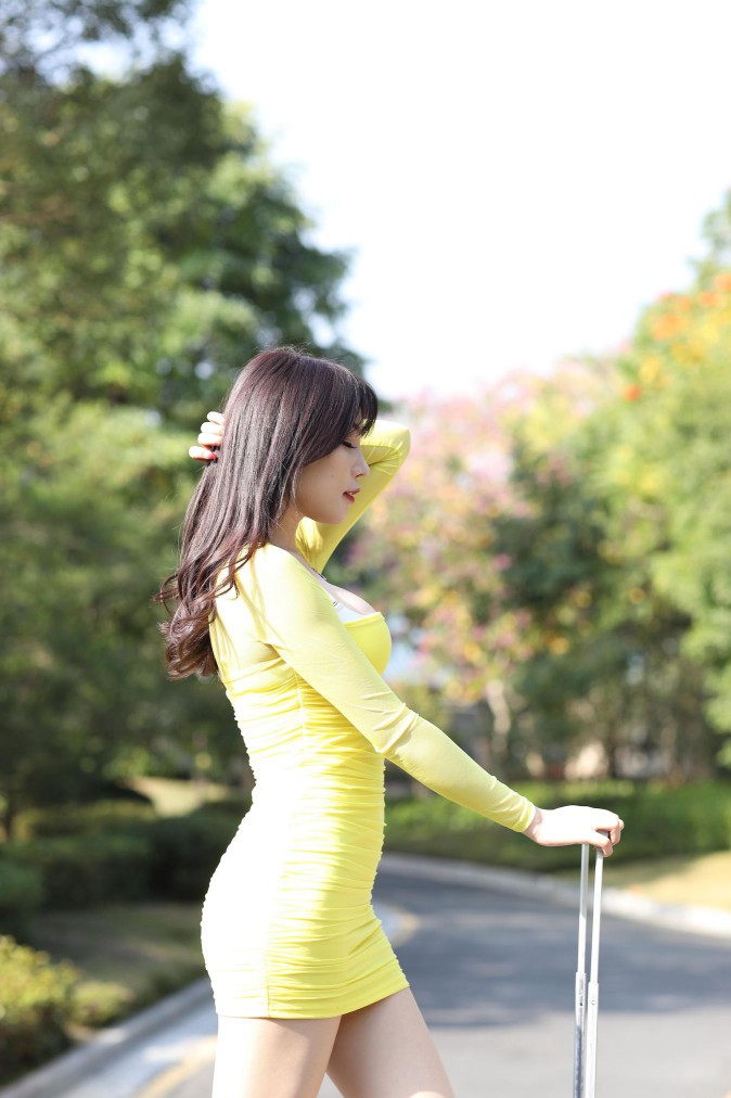 图片[6]-穿紧身裙的美丽姑娘要出去旅行了【419P】00046-禾野套图