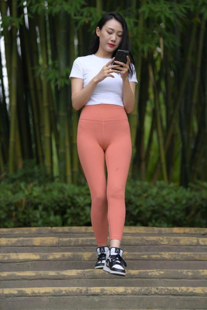时尚的橘色瑜伽裤女人 J1935 496P1V-20.8GB-禾野套图