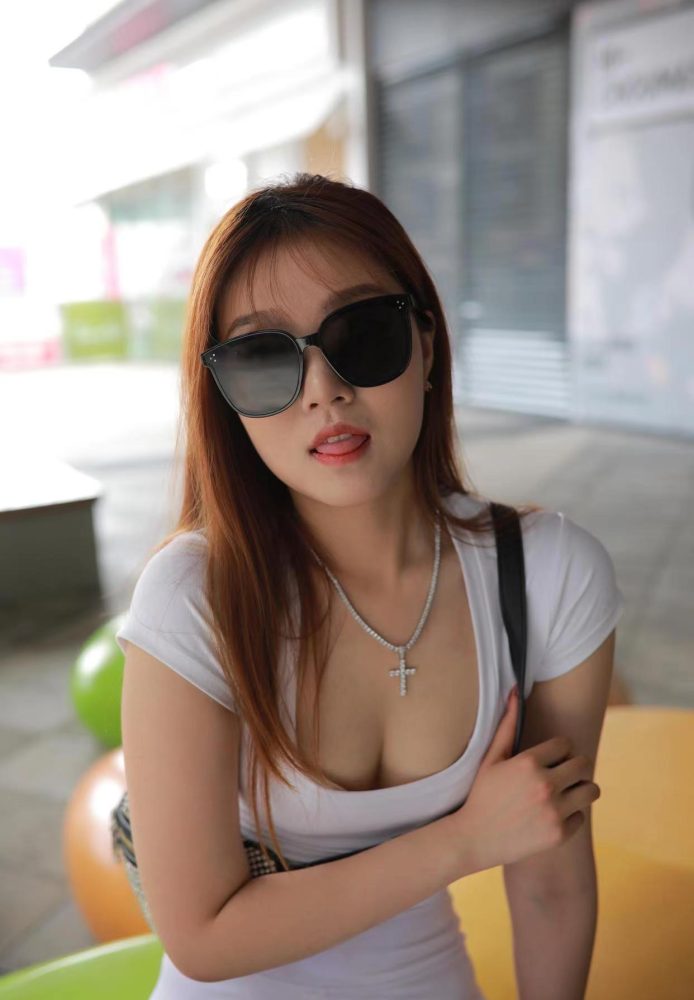 看上去拽拽的瑜伽裤女孩 J1695 425P1V-14.0GB-禾野套图