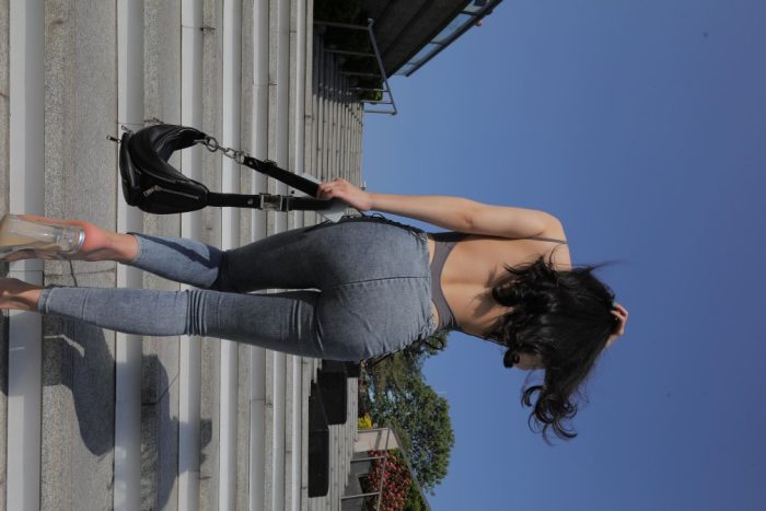 漂亮的紧身牛仔裤长发女孩【474P】00059-禾野套图