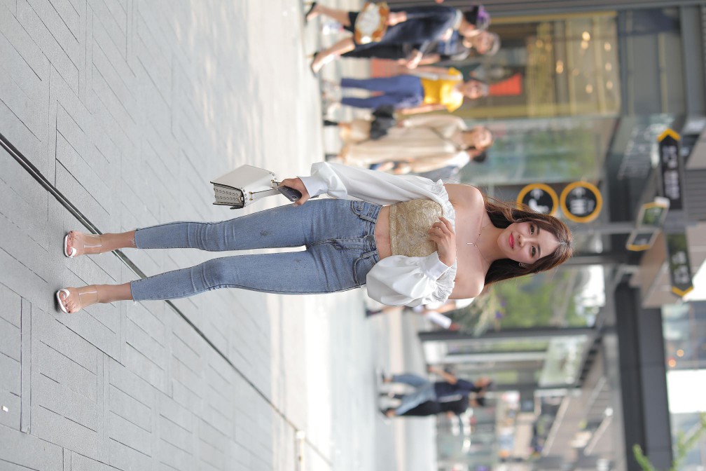 图片[3]-长相甜美的紧身牛仔裤姑娘【114P】00038-禾野套图