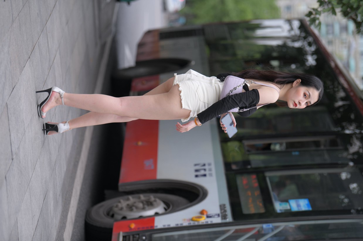 图片[3]-长发飘飘的白色热裤美丽女孩【49P】00029-禾野套图