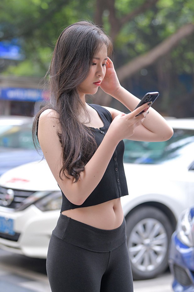 图片[5]-喝奶茶的黑色瑜伽裤长发姑娘【376P】00055-禾野套图