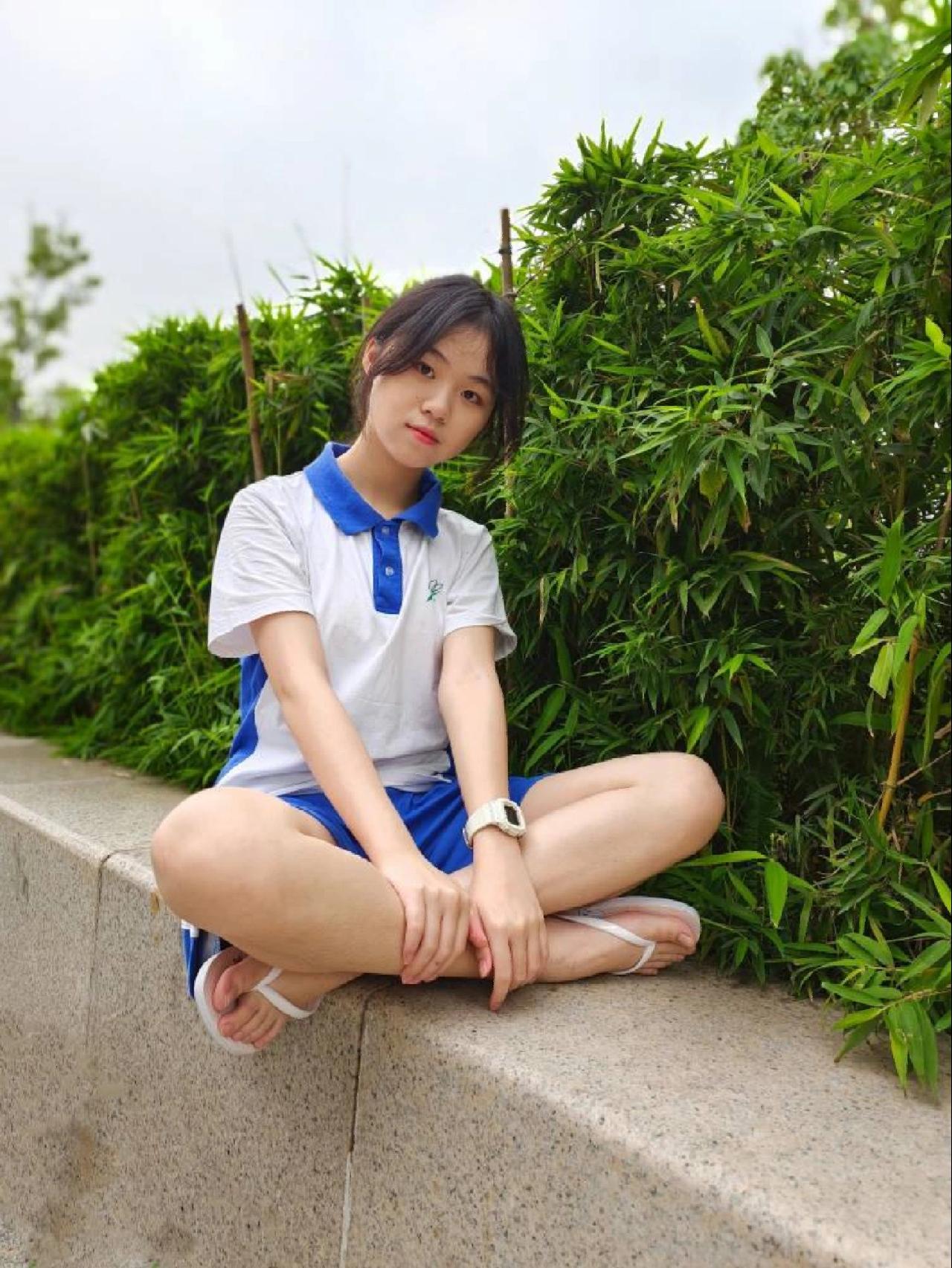 图片[1]-穿校服非常清纯的小姑娘【49P】20003-禾野套图