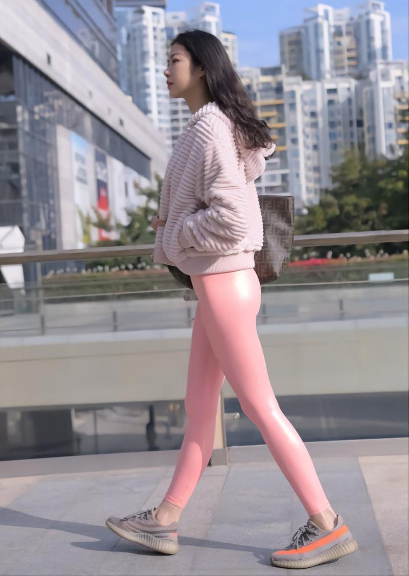 图片[2]-粉红色紧身裤的女孩 J1482 365P2V-18.1GB-禾野套图