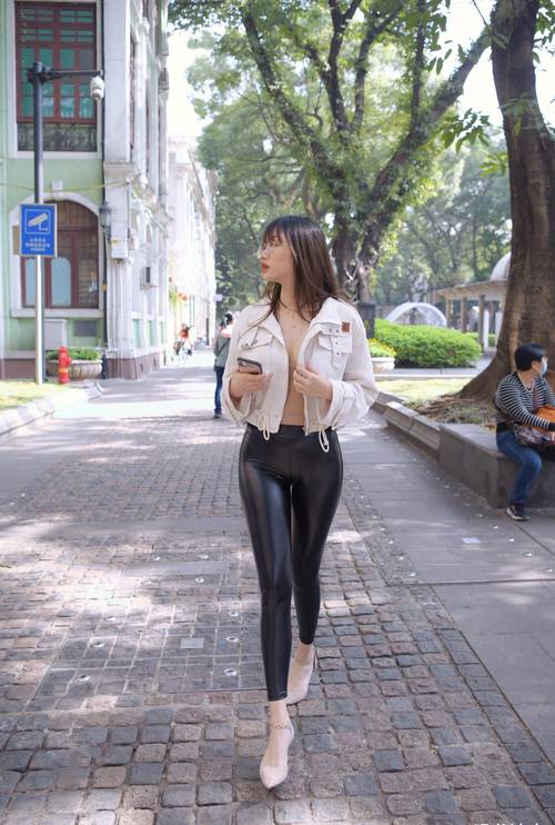 图片[3]-戴眼镜的皮裤女孩 J1473 1046P2V-35.5GB-禾野套图