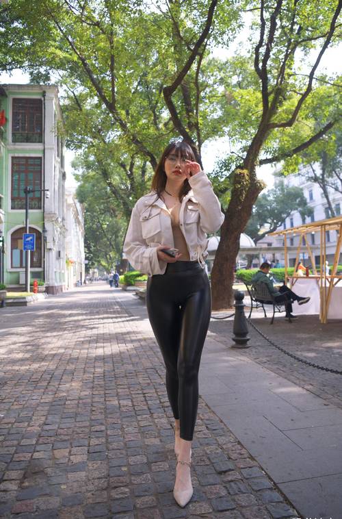 图片[2]-戴眼镜的皮裤女孩 J1473 1046P2V-35.5GB-禾野套图