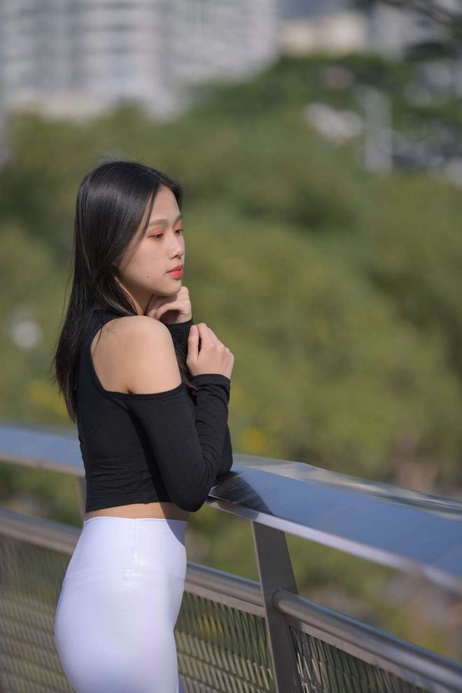 图片[4]-穿紧身白裤的端庄女孩 J1436 674P1V-22.2GB-禾野套图