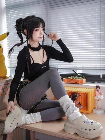 图片[9]-牛仔热裤+灰丝姑娘玩自拍-禾野套图