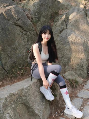 图片[7]-爱爬山的瑜伽裤MM，太甜美了！~-禾野套图