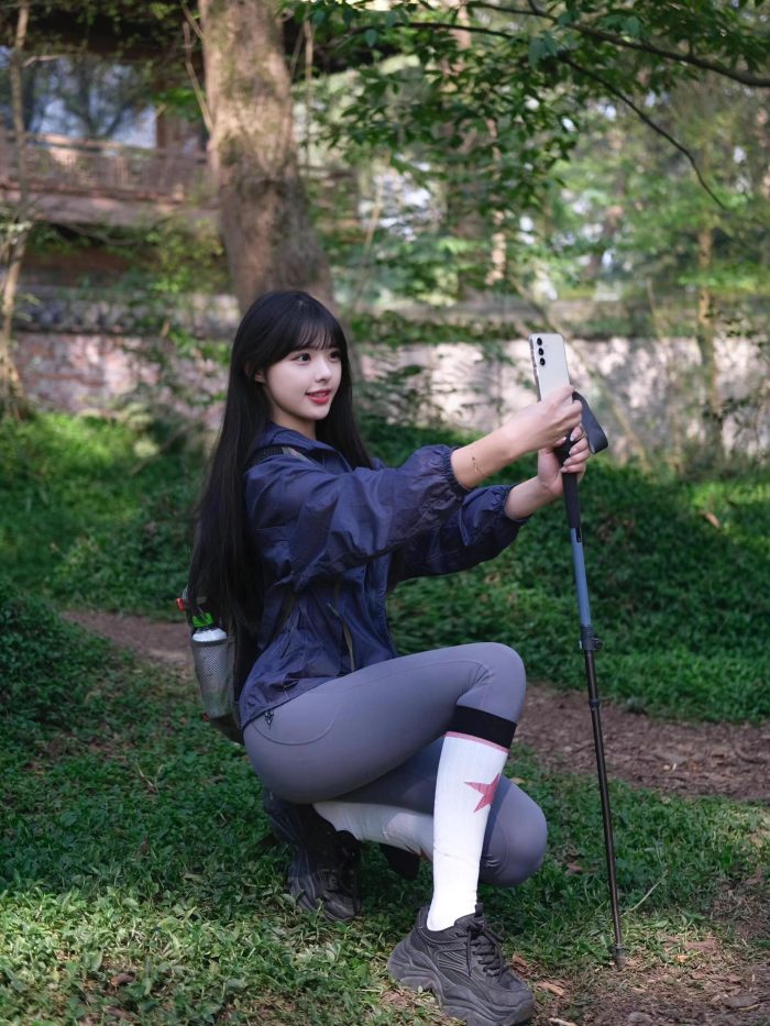 爱爬山的瑜伽裤MM，太甜美了！~-禾野套图