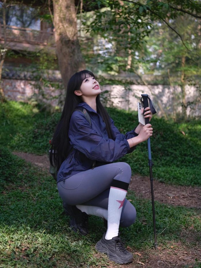 爱爬山的瑜伽裤MM，太甜美了！~-禾野套图